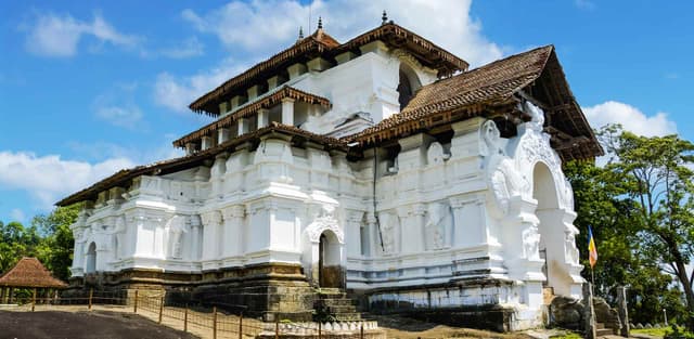 Lankathilaka Vihara