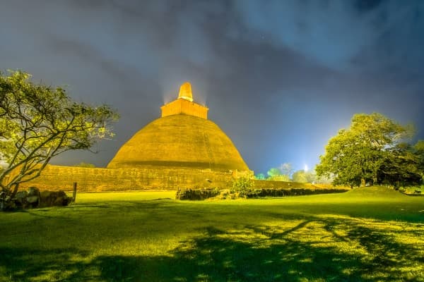 https://olanka-strapi-live-s3.s3.ap-southeast-1.amazonaws.com/shutterstock_670891135_1_0219aa88fe.jpg