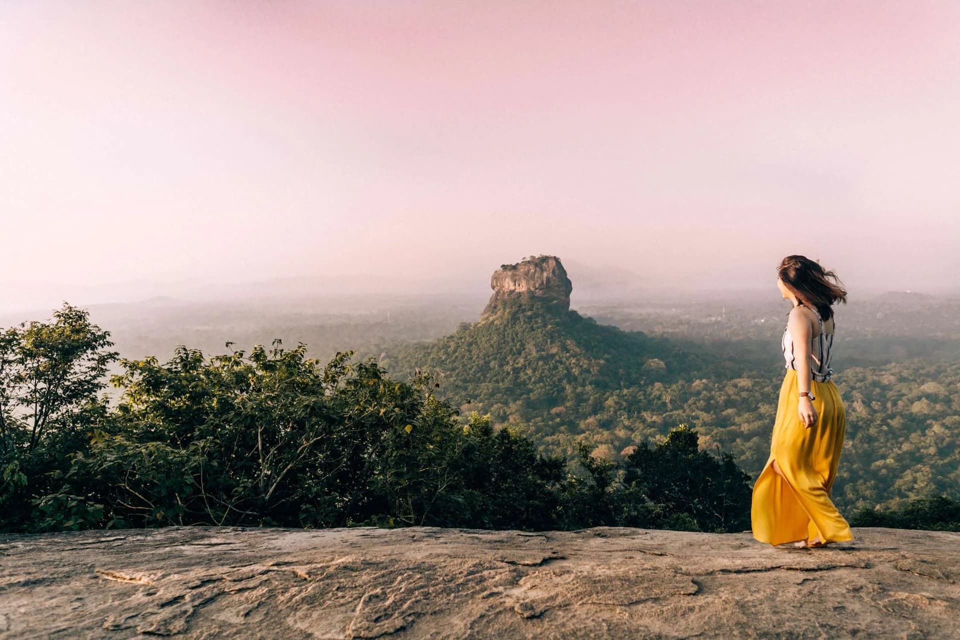 https://olanka-strapi-live-s3.s3.ap-southeast-1.amazonaws.com/srilanka_58_23711ed115.jpg